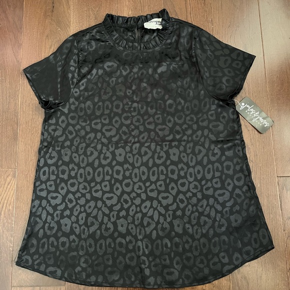 Savanna Jane Tops - NWT Savanna Jane Black-on-Black Shimmery Leopard Print Top